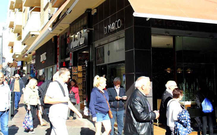 Benidorm concede las primeras ayudas a asociaciones para gastos de personal, alquiler y suministros 